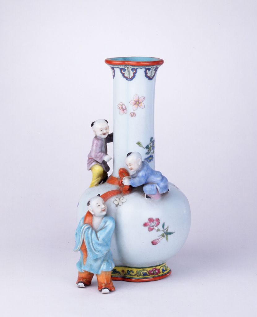 图片[1]-Pink colored flower embossed three baby drama bottle-China Archive